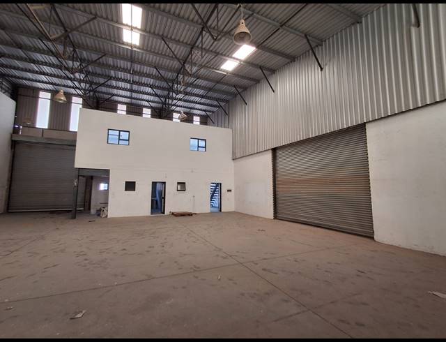 350M² WAREHOUSE TO LET IN WYCHWOOD